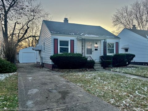 19130 WOODCREST Street Harper Woods City MI 48225