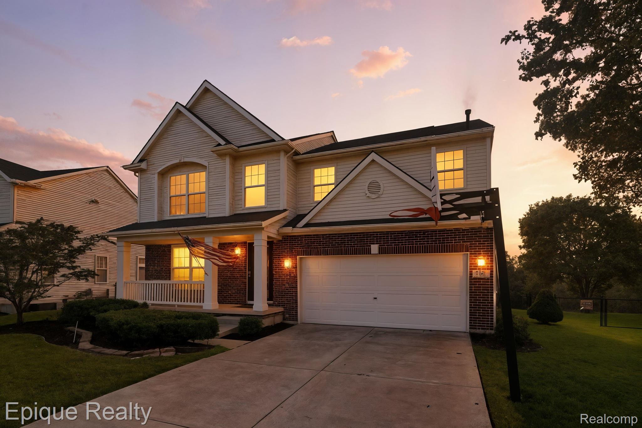 1735 Savannah Lane