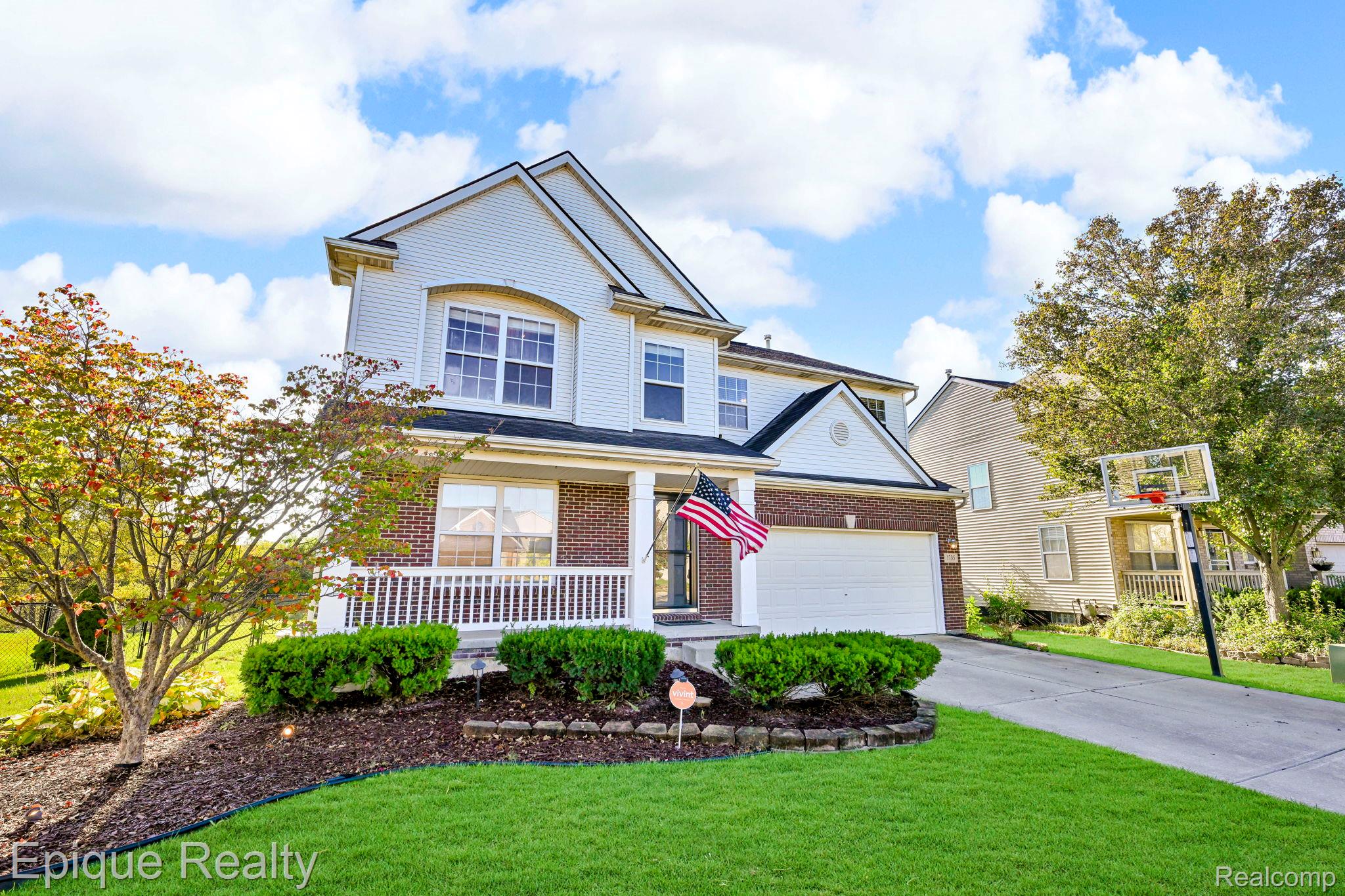 1735 Savannah Lane