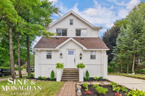 768 Pinecrest Drive Ferndale City MI 48220