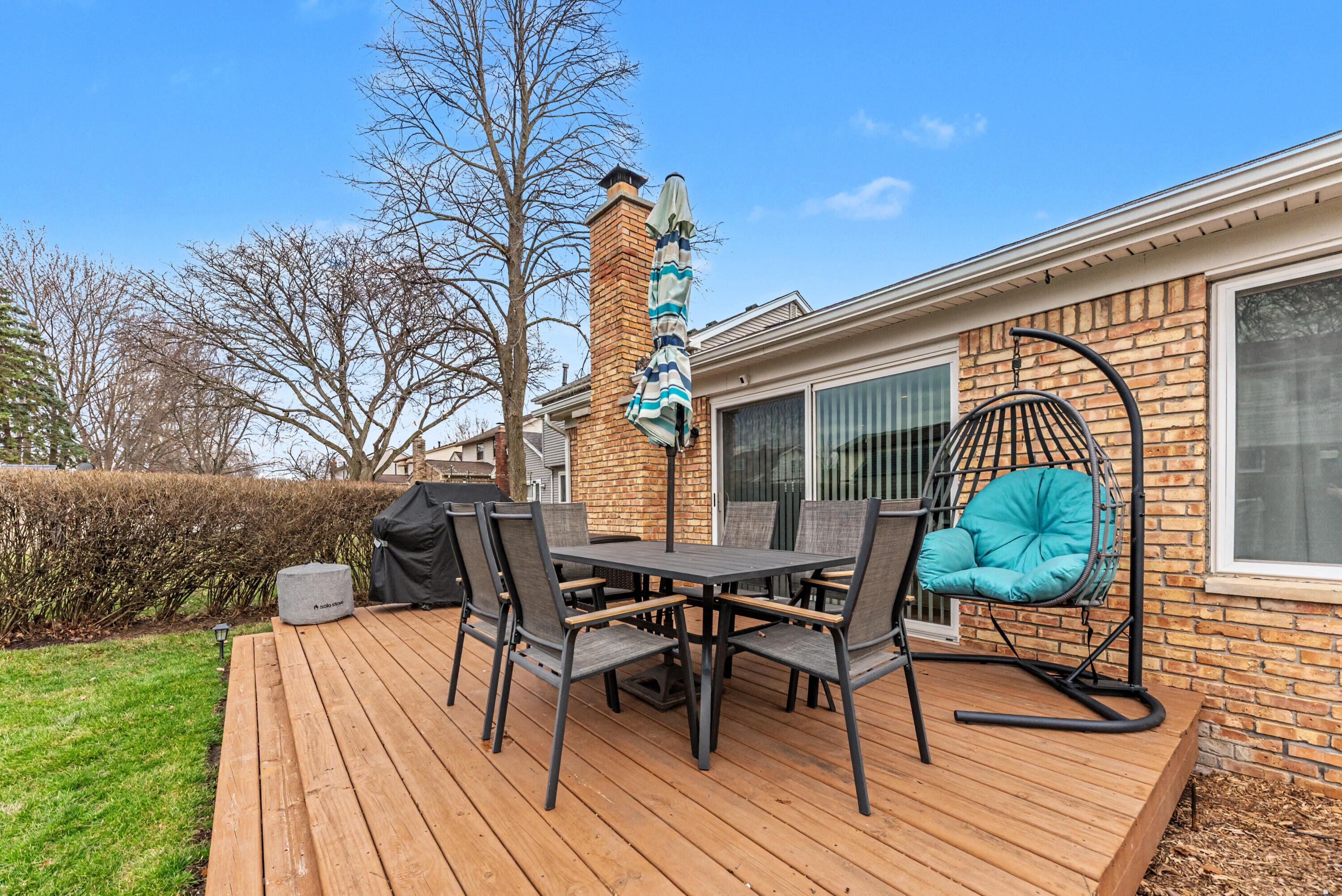 42519 Addison Avenue