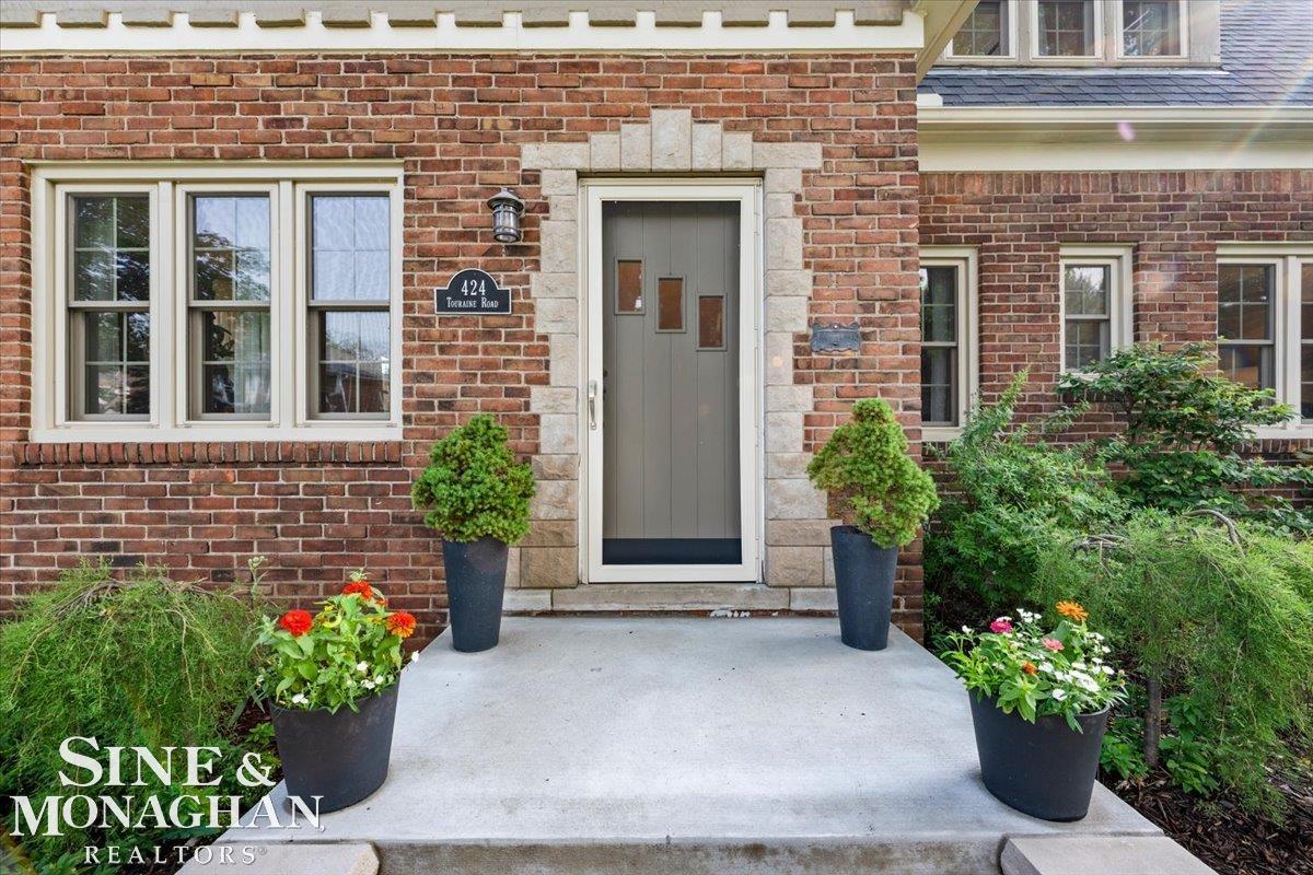 424 Touraine Road