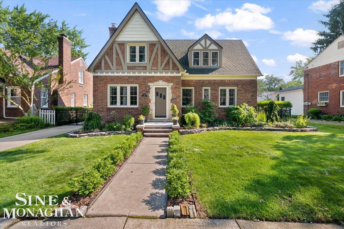 424 Touraine Road