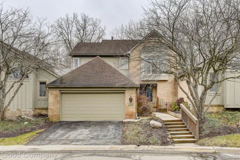Photo of 37446 Legends Trail Drive, Farmington Hills City, MI 48331 (MLS # 20261015929)