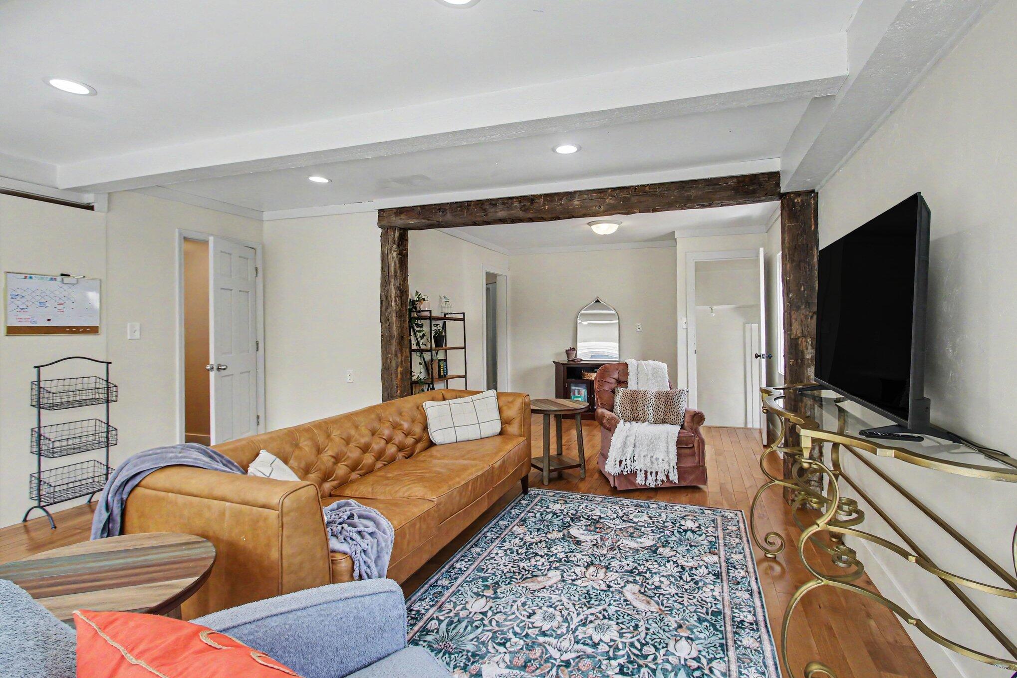 1222 W 32nd Street