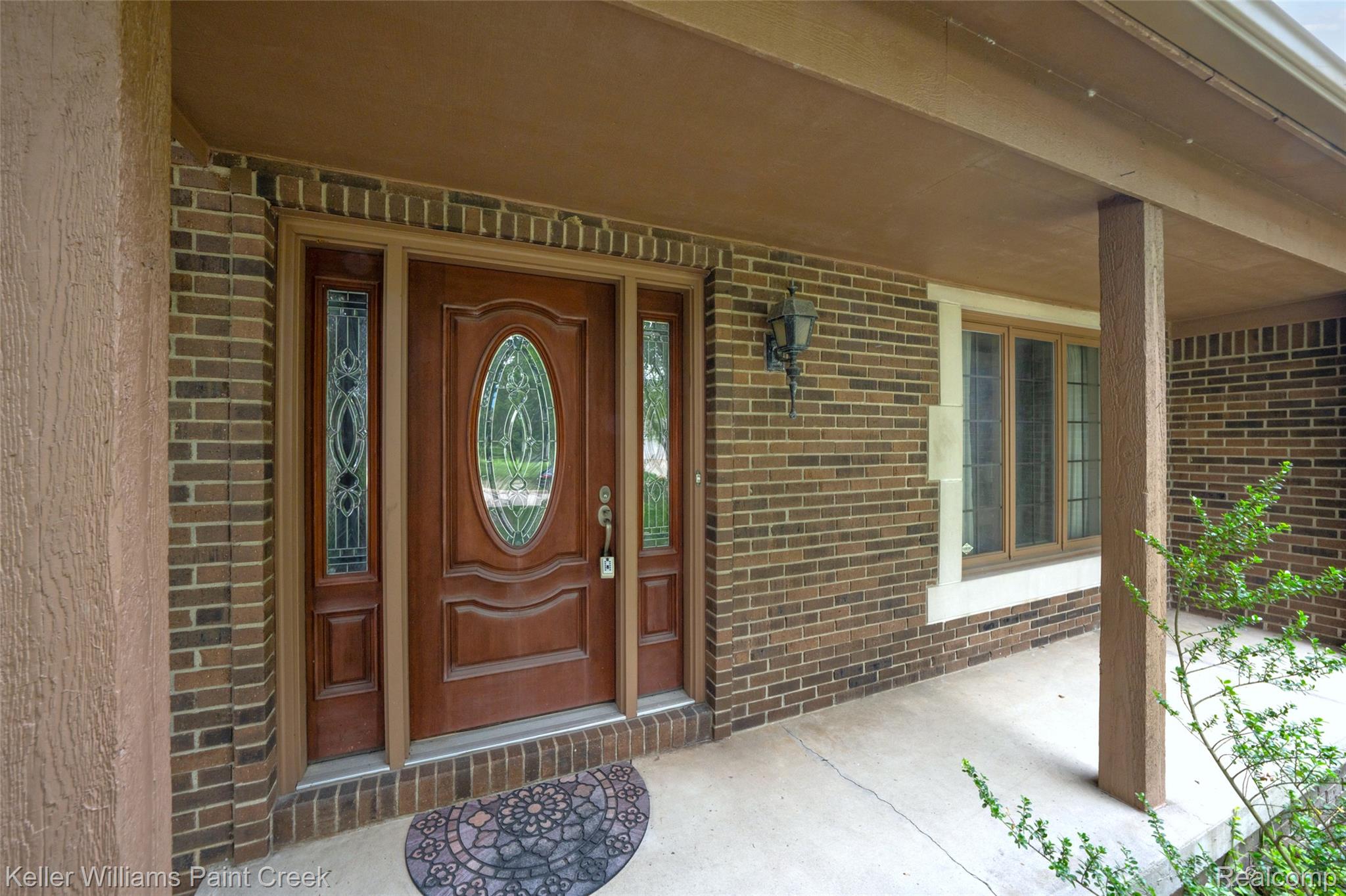 1077 Maple Leaf Drive