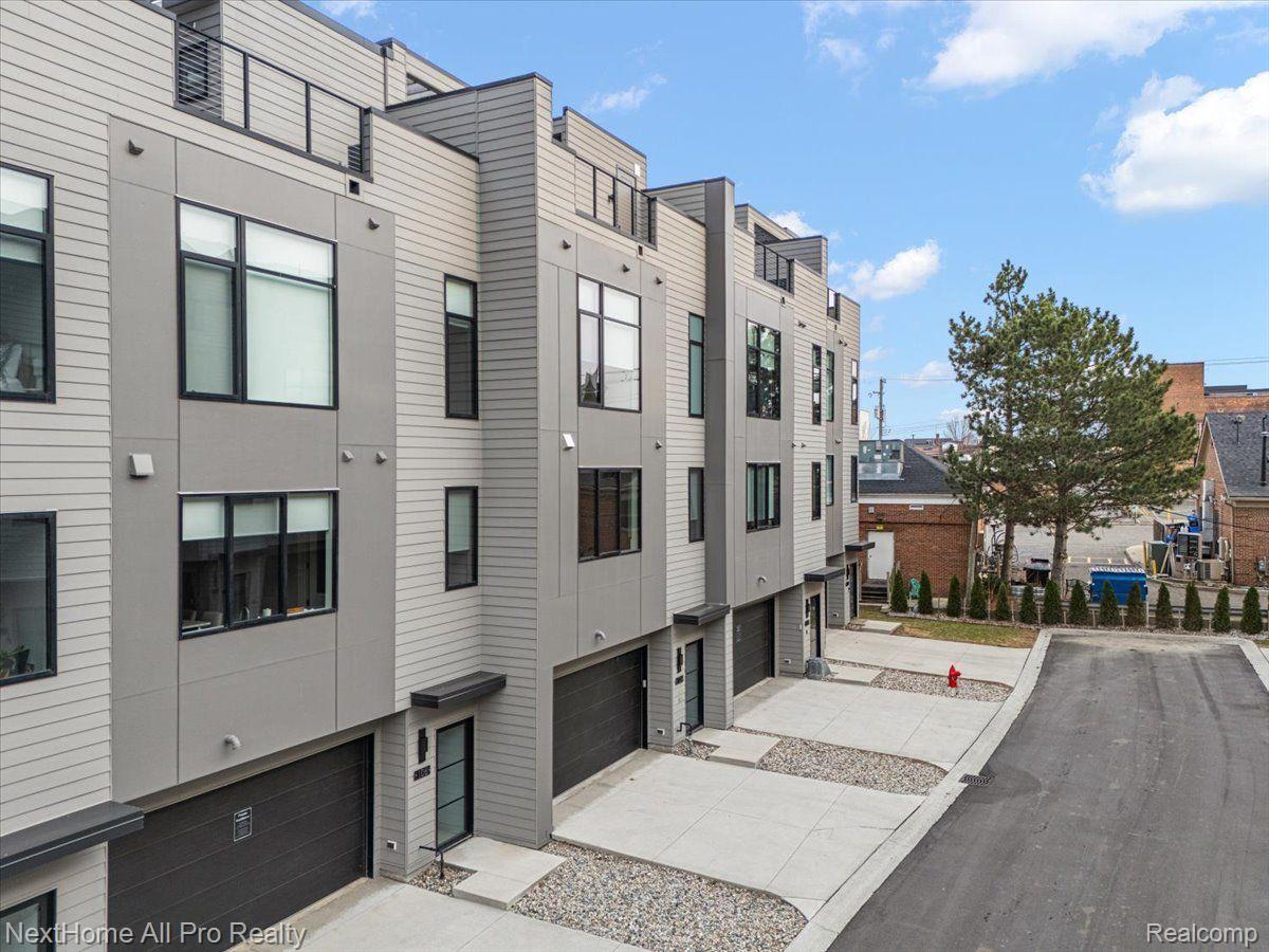 104 N CENTER Cove 11