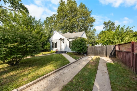 Tiny photo for 948 N Prospect Road, Ypsilanti Charter Township, MI 48198 (MLS # 81026045616)
