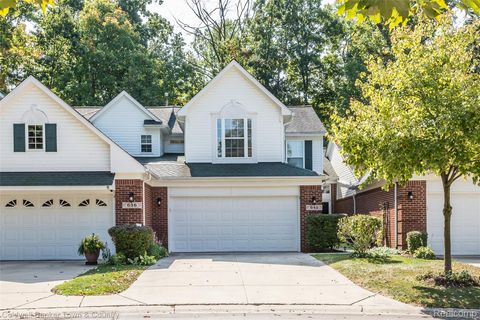 642 Chestnut Drive Wixom City MI 48393
