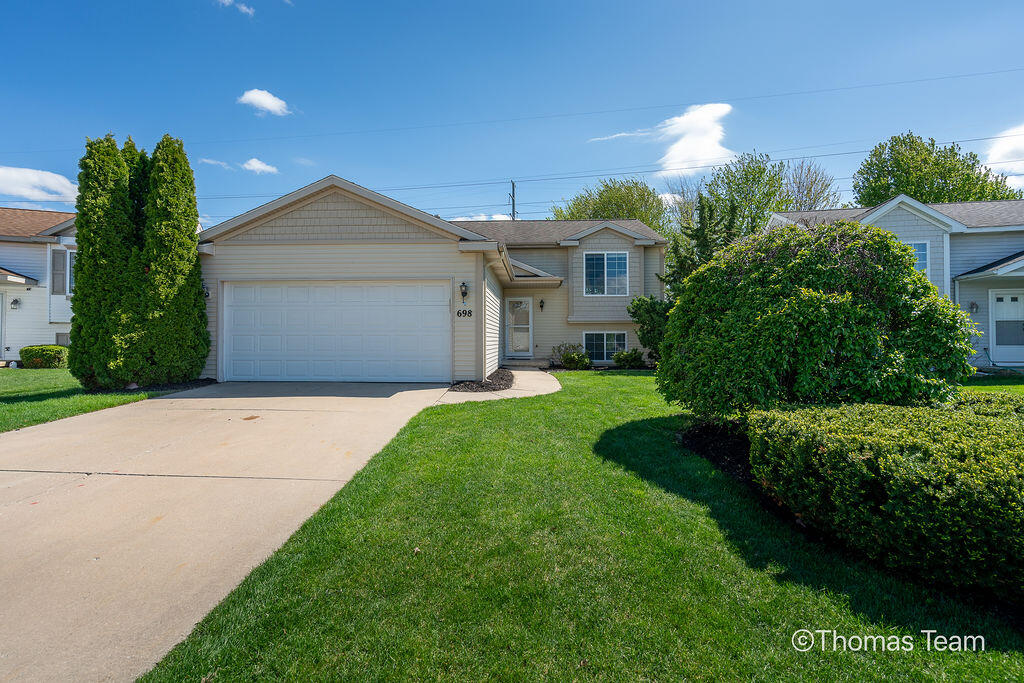 698 Silver Brook Drive SE