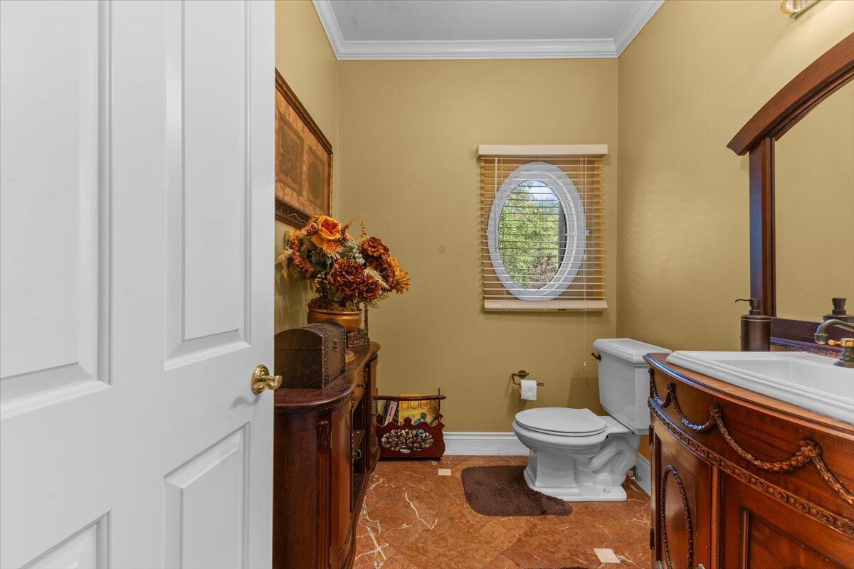 18401 Fox Hollow Court