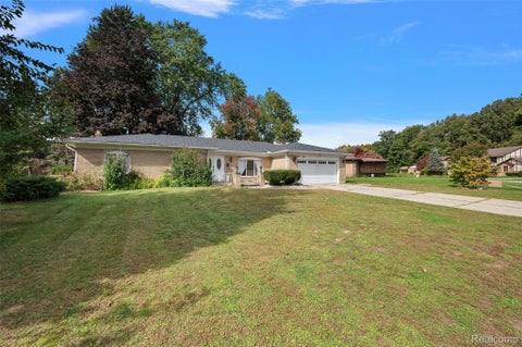 Tiny photo for 47683 Westlake Drive, Shelby Charter Township, MI 48315 (MLS # 20261085258)