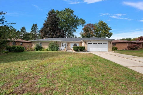 Tiny photo for 47683 Westlake Drive, Shelby Charter Township, MI 48315 (MLS # 20261085258)