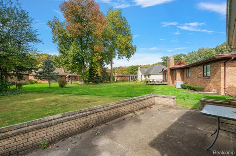 Tiny photo for 47683 Westlake Drive, Shelby Charter Township, MI 48315 (MLS # 20261085258)