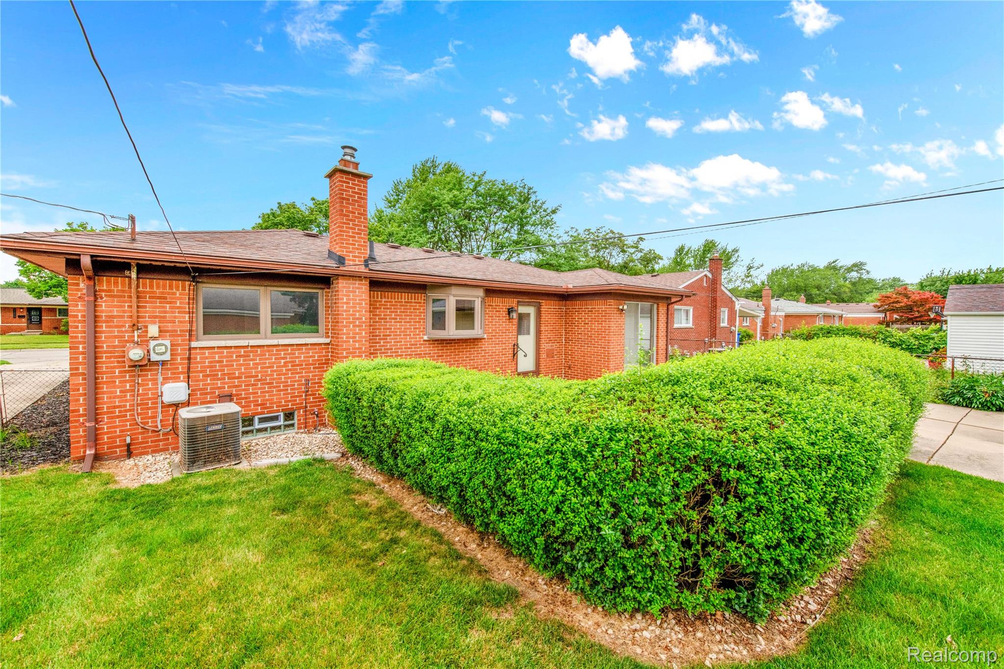 31424 Marilyn Drive