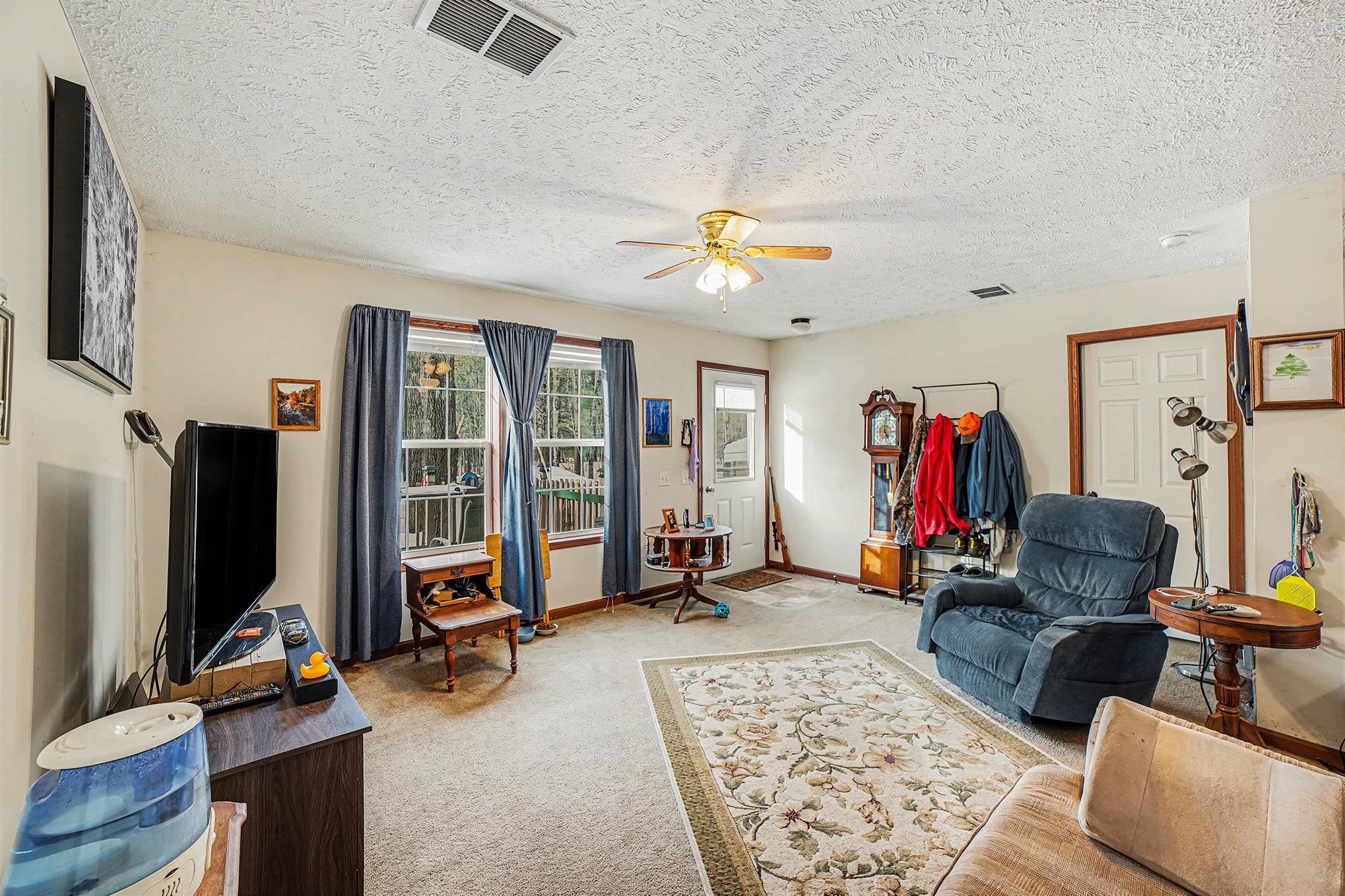 2738 Lakeshore Drive