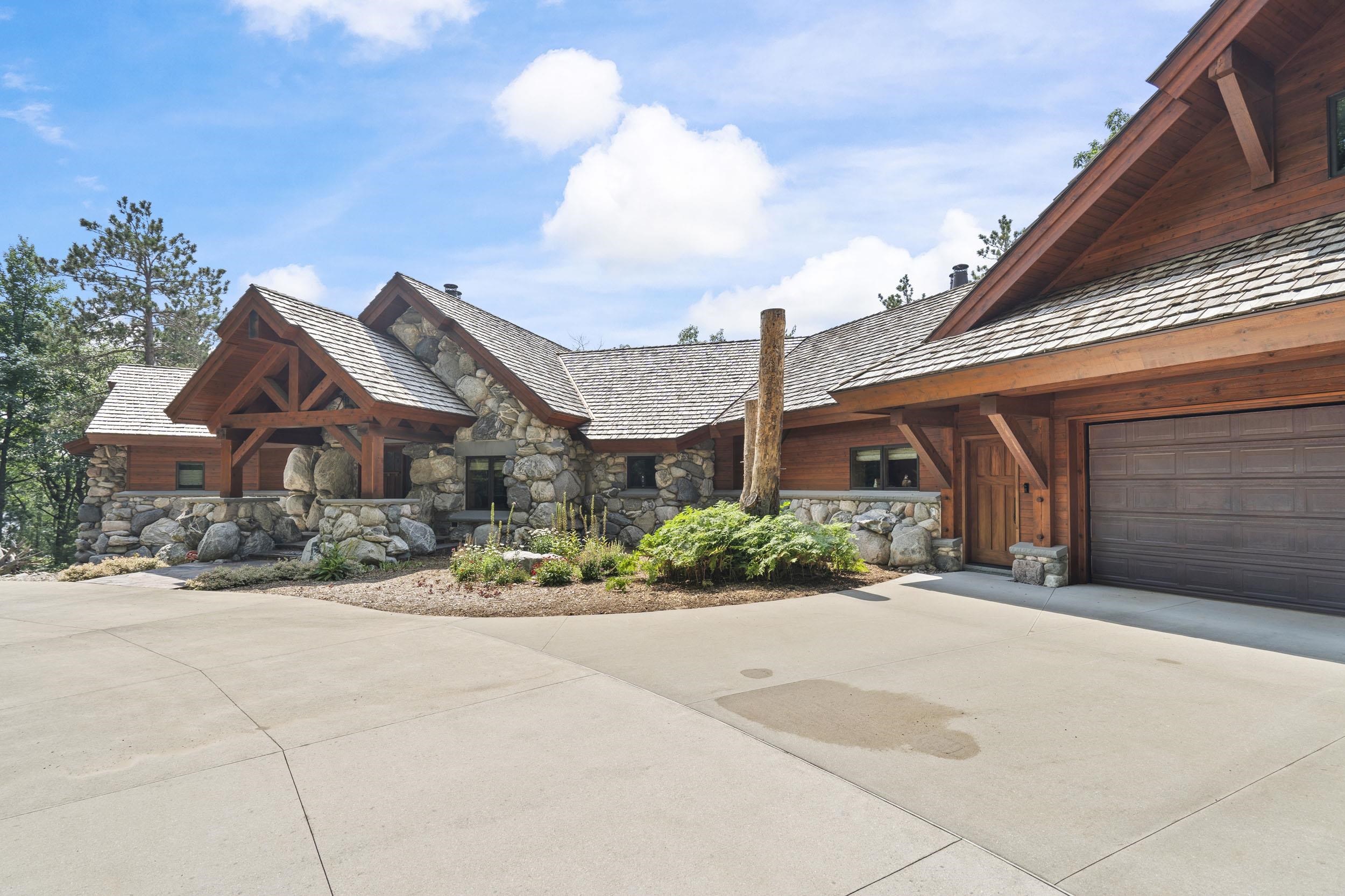1165 Sunset Shores Drive NE