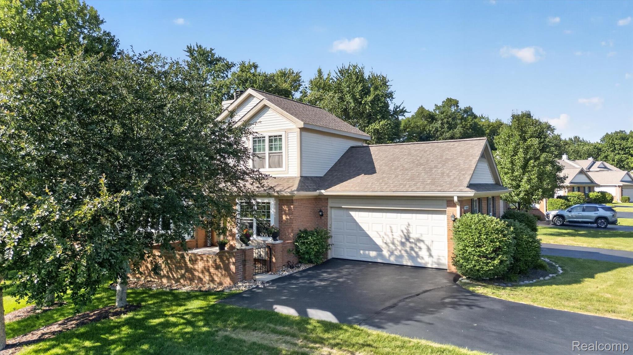 10301 Golfside Drive
