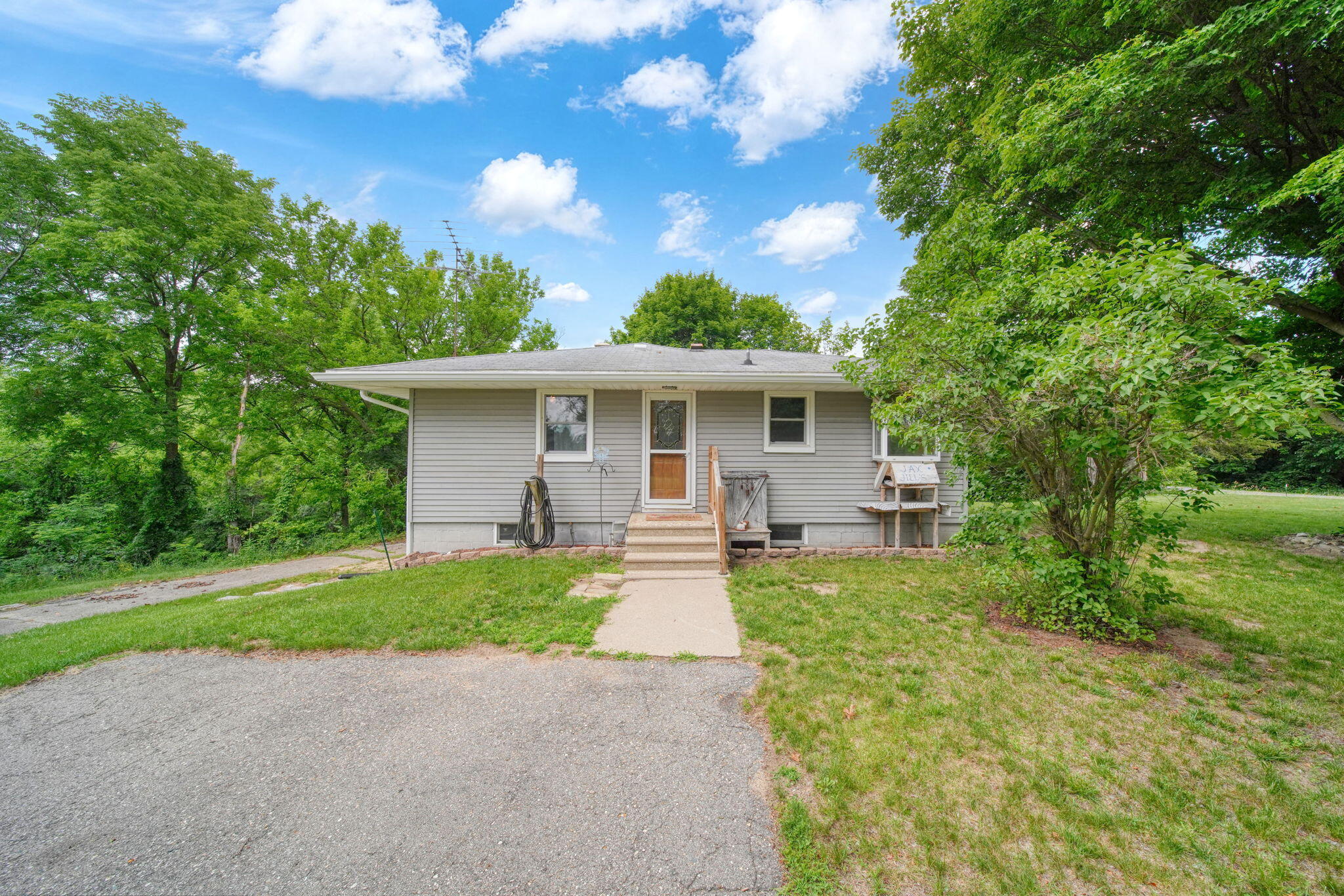 3930 Hoyer Road