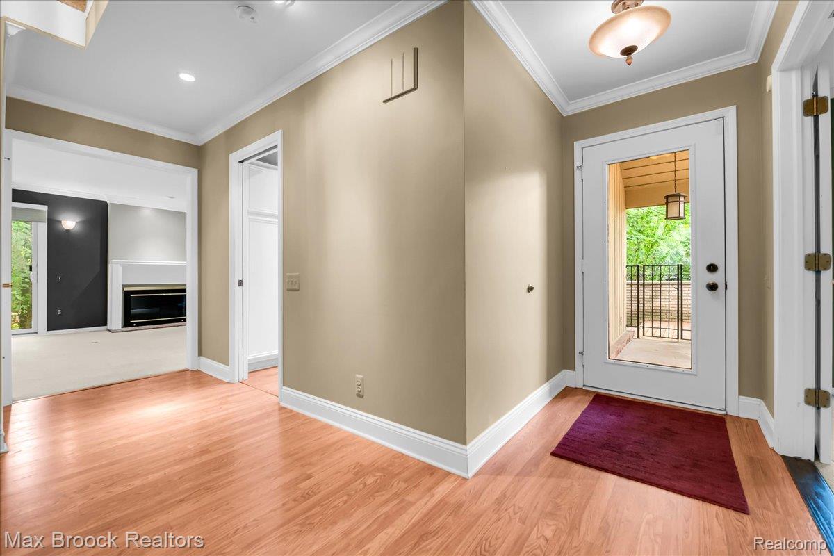 1180 Glenpointe Court