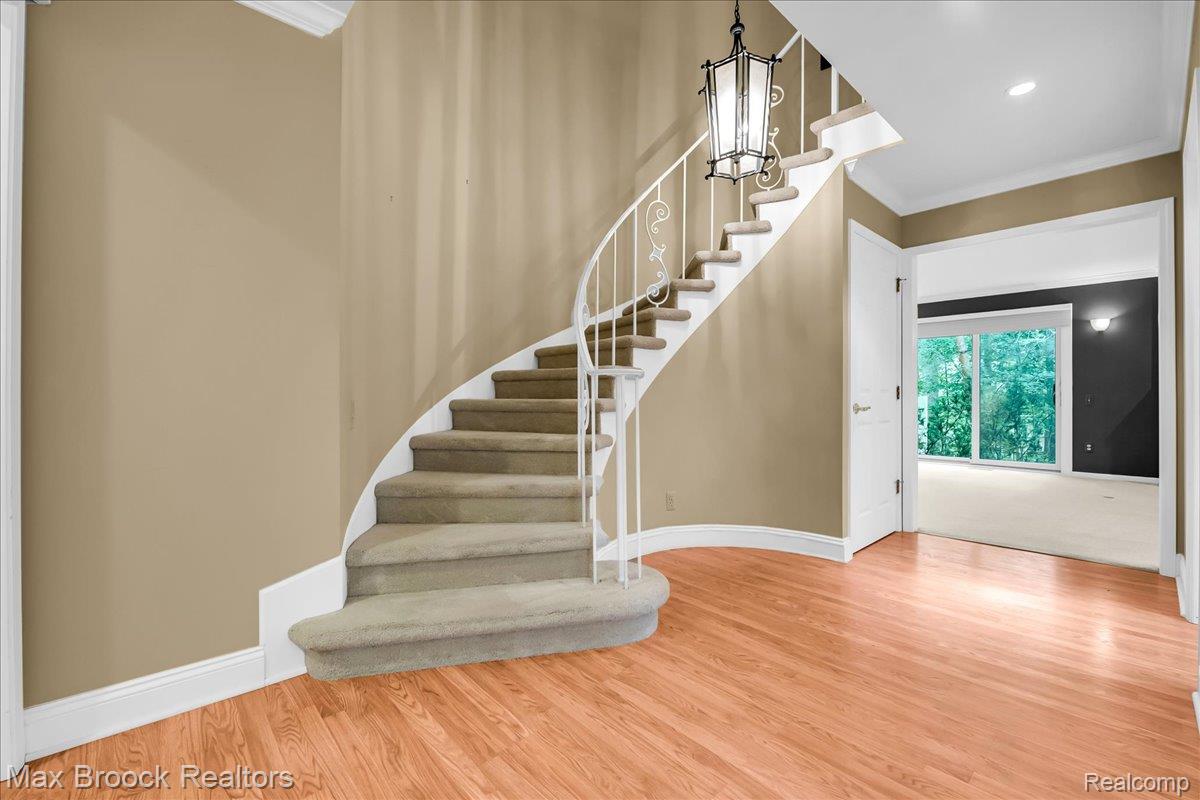 1180 Glenpointe Court