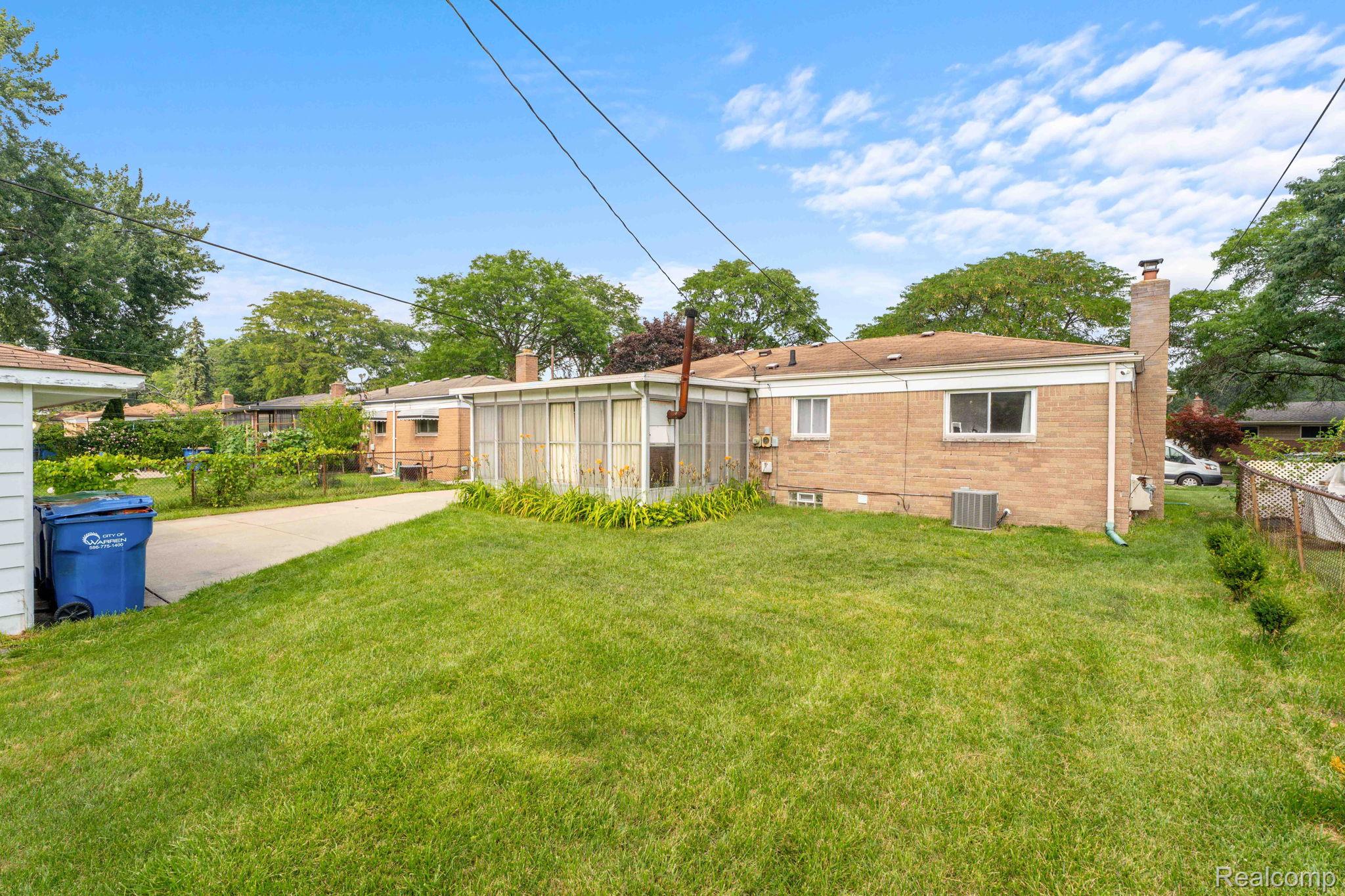 Warren City, Michigan 48092, United States, 3 Bedrooms Bedrooms, ,2 BathroomsBathrooms,Residential,Pending,183028