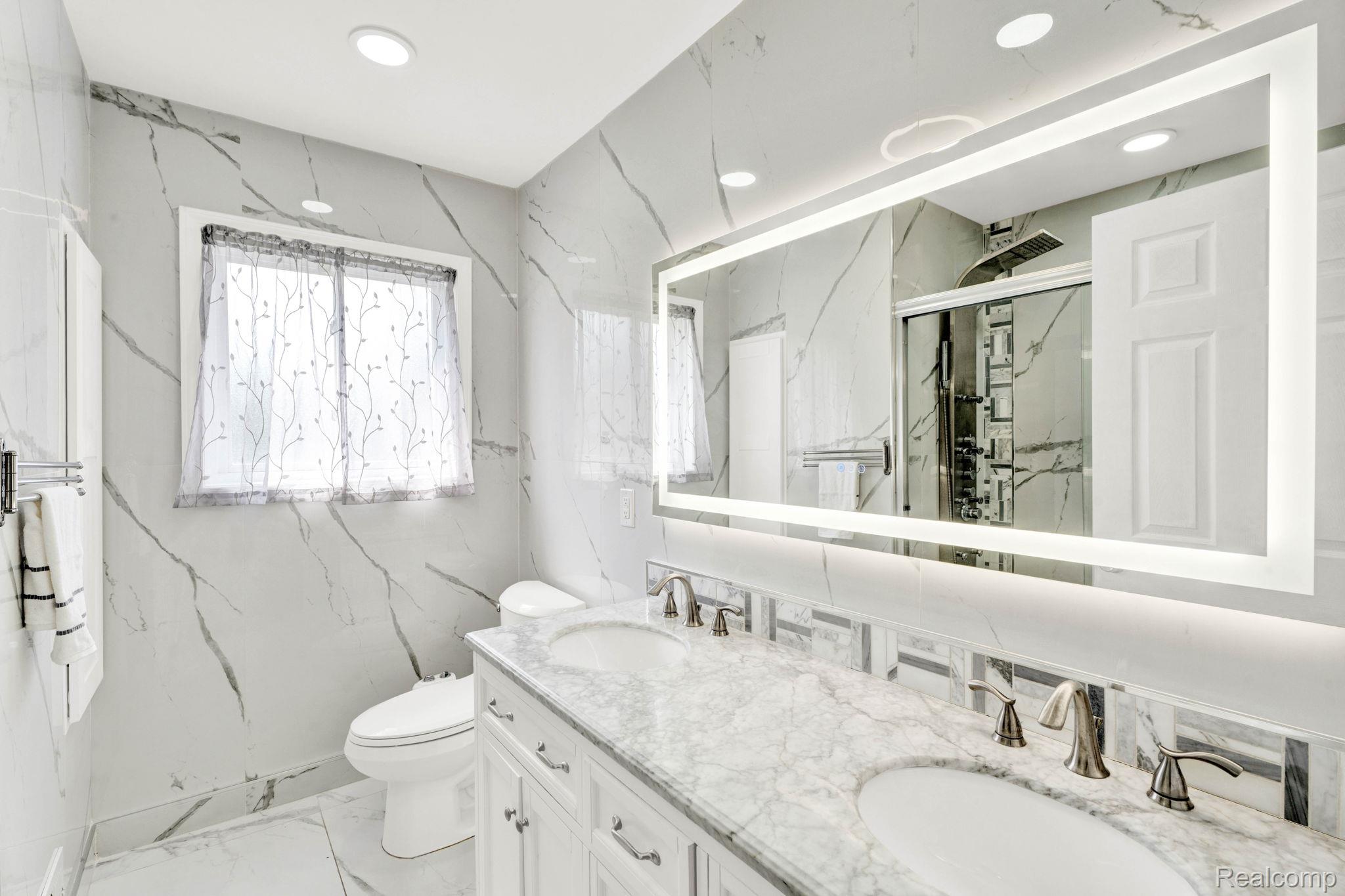 Warren City, Michigan 48092, United States, 3 Bedrooms Bedrooms, ,2 BathroomsBathrooms,Residential,Pending,183028