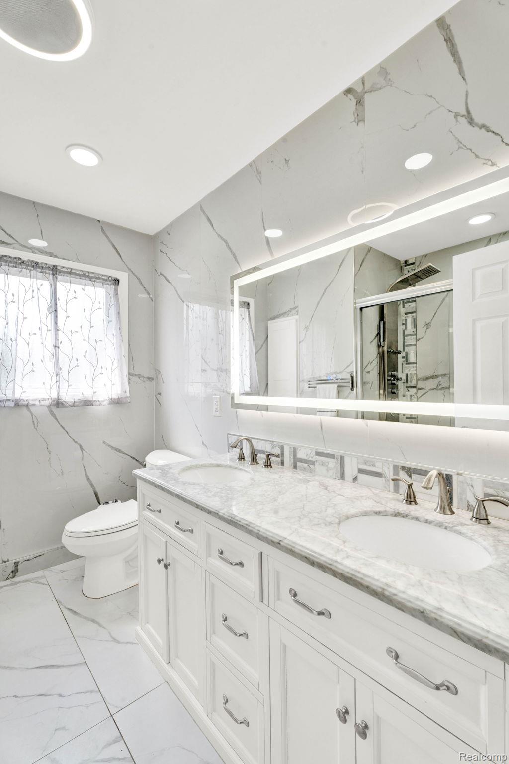 Warren City, Michigan 48092, United States, 3 Bedrooms Bedrooms, ,2 BathroomsBathrooms,Residential,Pending,183028