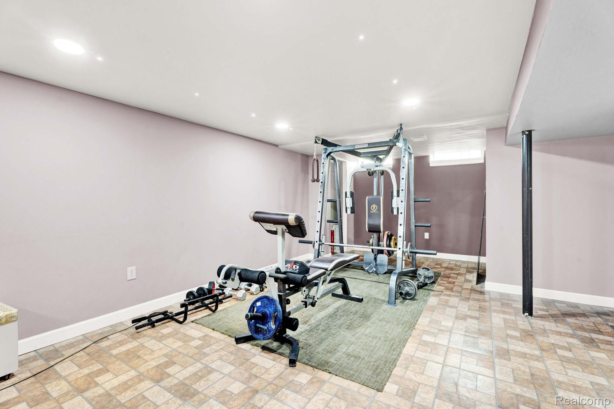 Warren City, Michigan 48092, United States, 3 Bedrooms Bedrooms, ,2 BathroomsBathrooms,Residential,Pending,183028