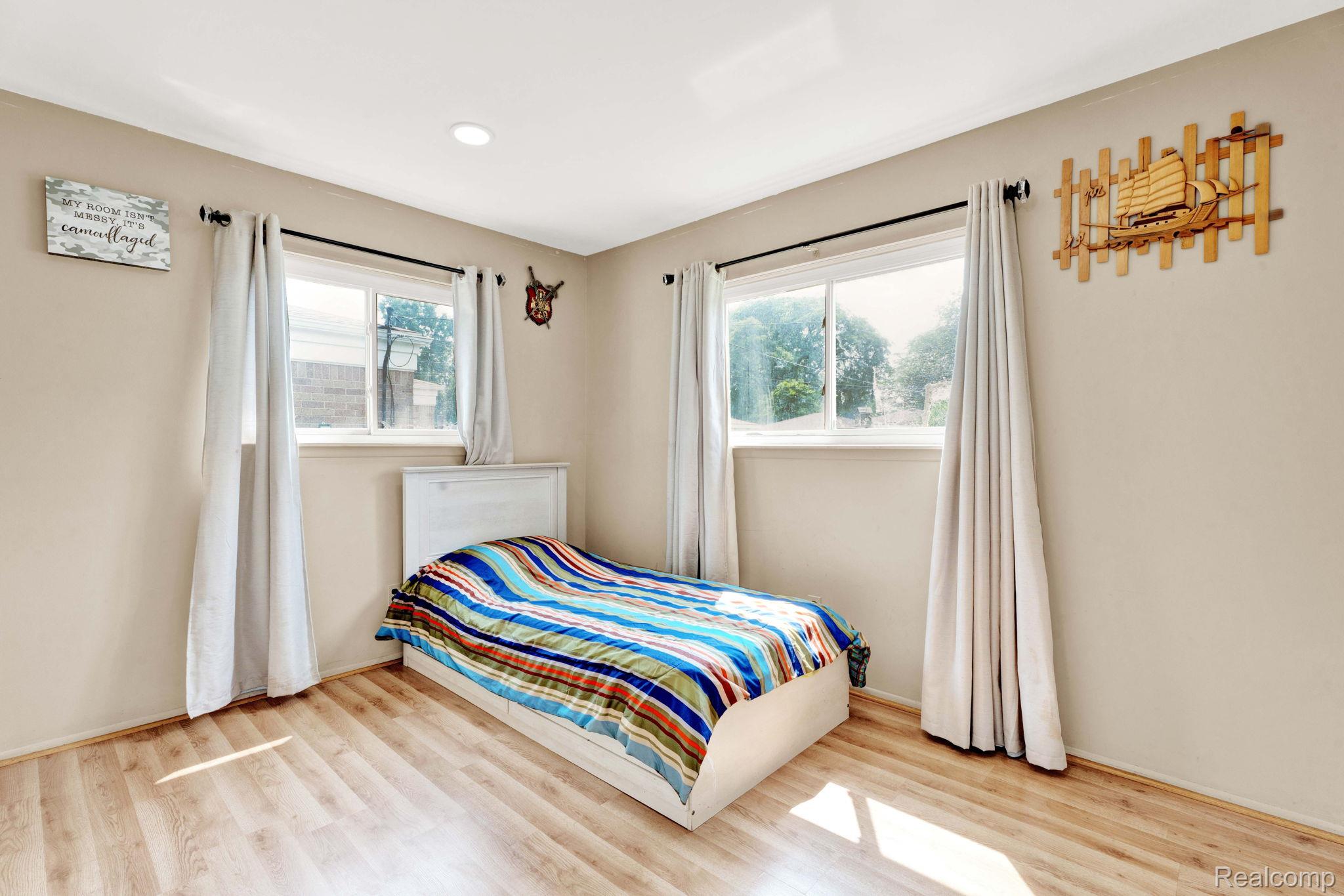 Warren City, Michigan 48092, United States, 3 Bedrooms Bedrooms, ,2 BathroomsBathrooms,Residential,Pending,183028