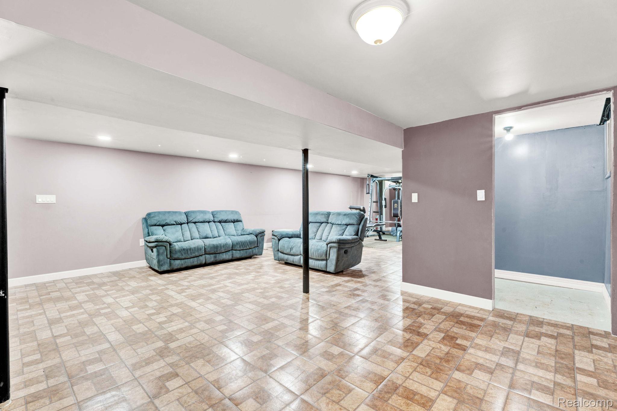 Warren City, Michigan 48092, United States, 3 Bedrooms Bedrooms, ,2 BathroomsBathrooms,Residential,Pending,183028