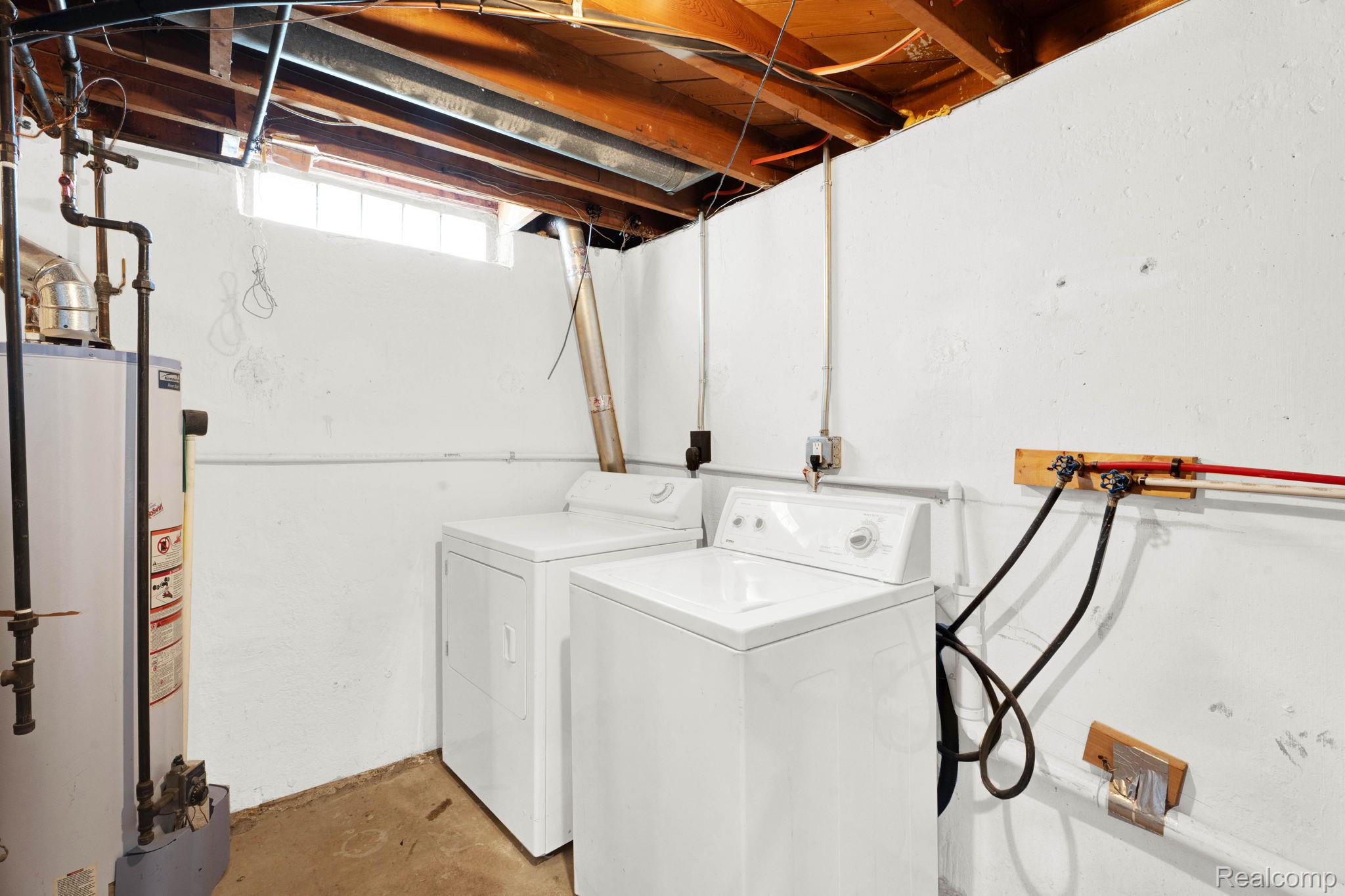 Warren City, Michigan 48092, United States, 3 Bedrooms Bedrooms, ,2 BathroomsBathrooms,Residential,Pending,183028