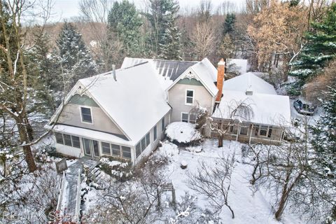 9710 Rattalee Lake Road Springfield Charter Township MI 48348