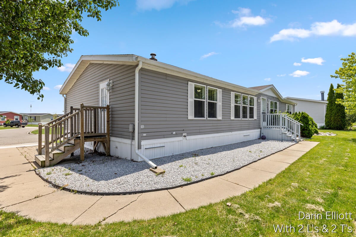 7204 E Grand River Ave Lot 142