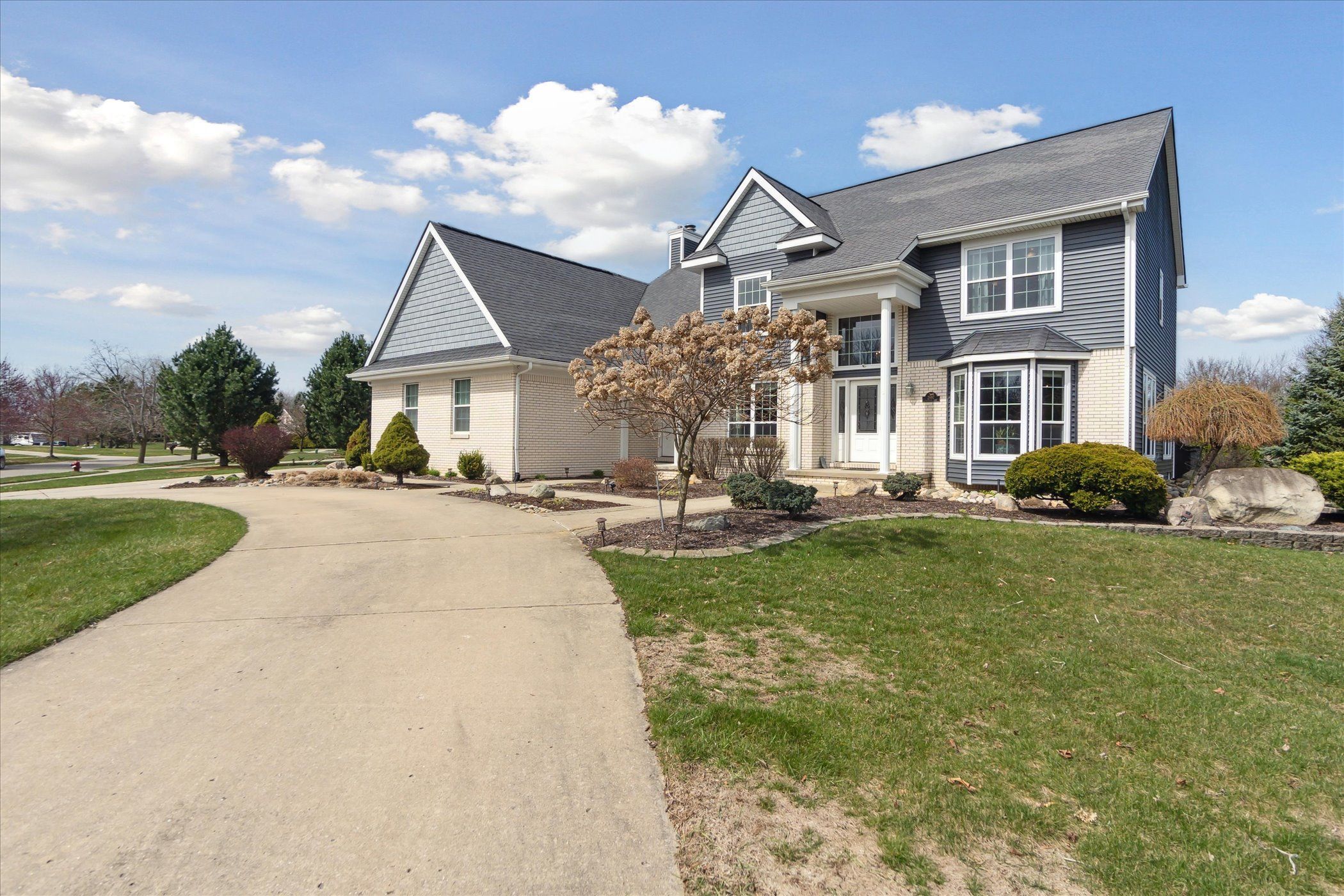 2897 TREYBURN Lane