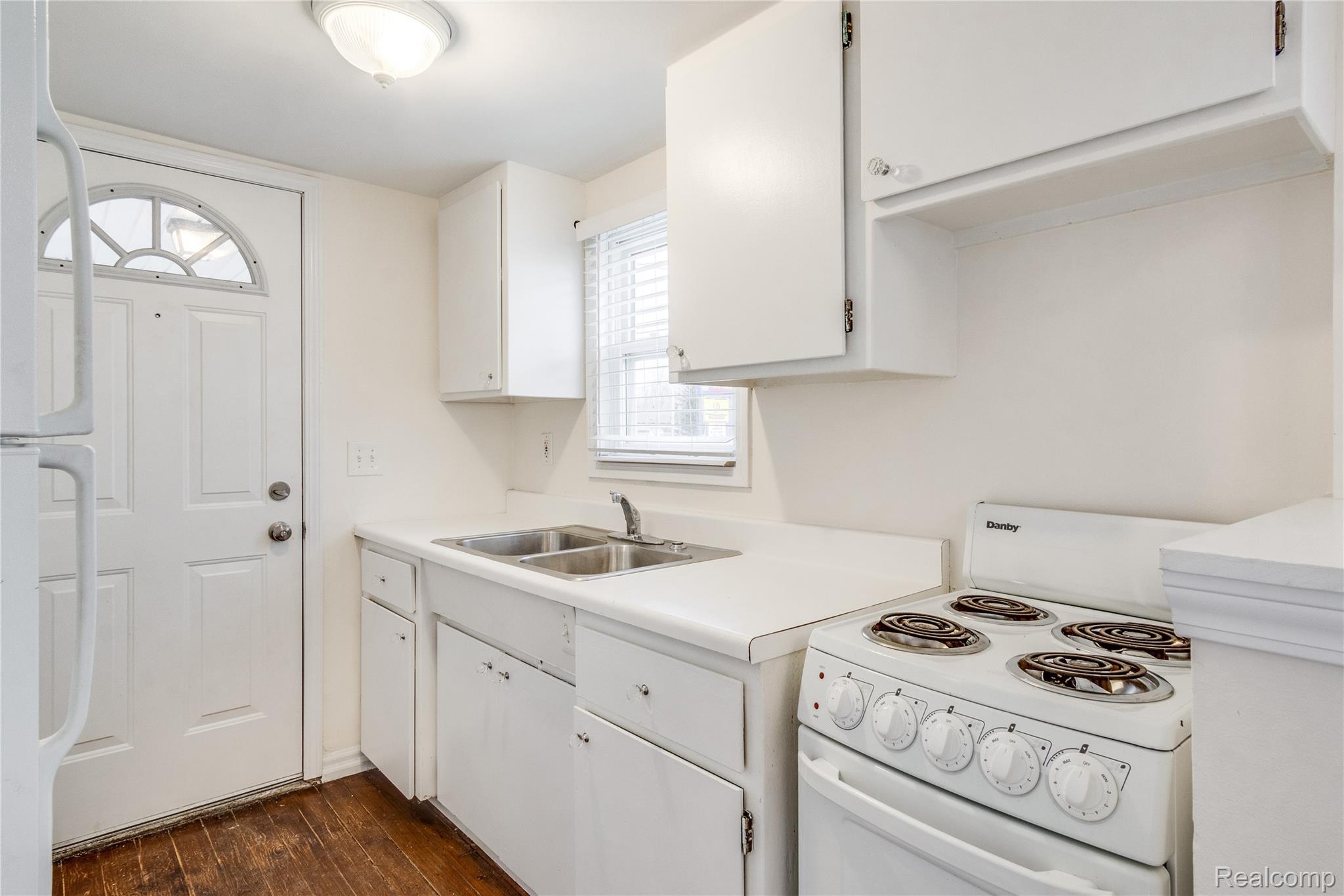 937 N Pontiac trail unit 1