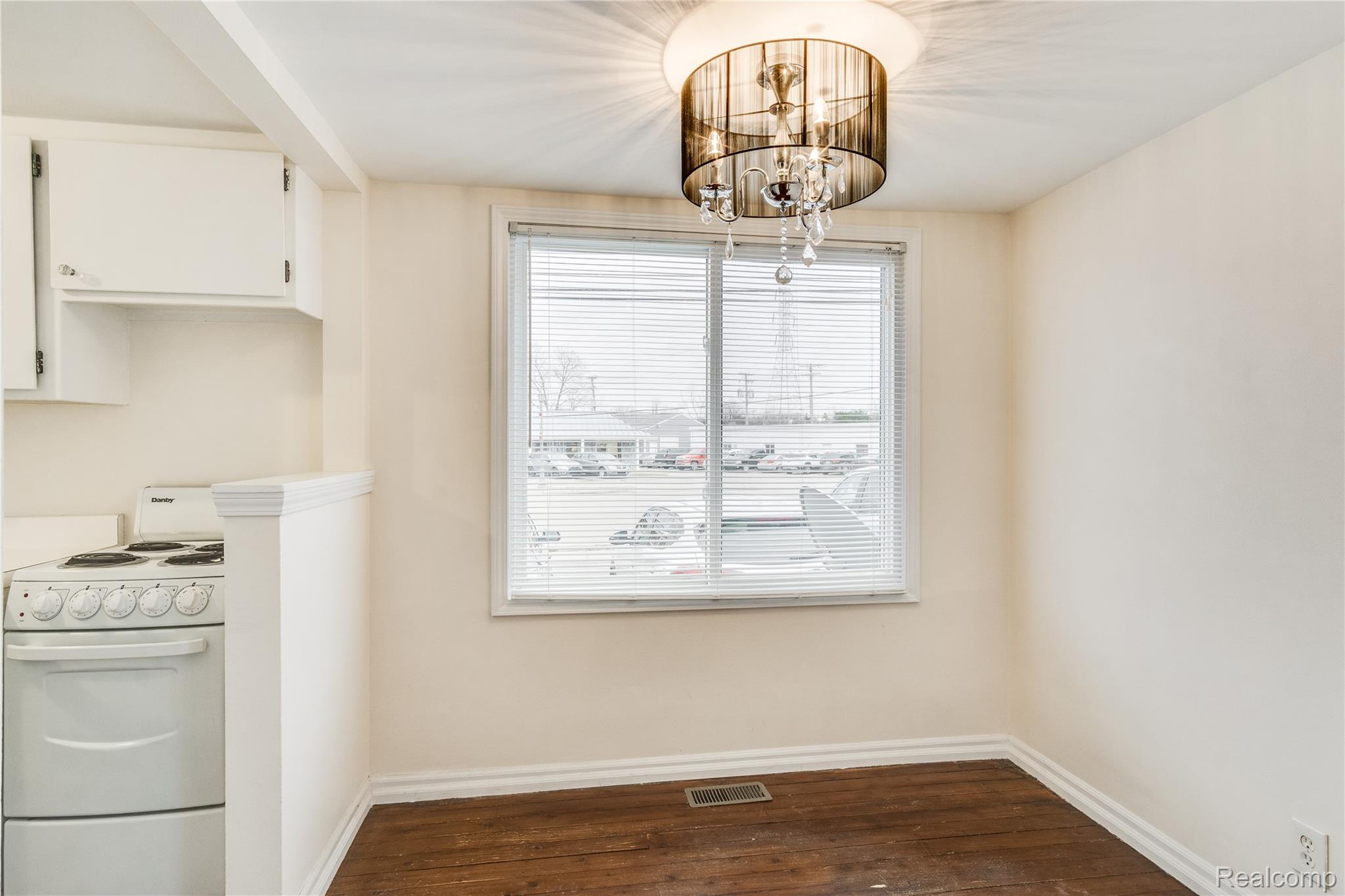 937 N Pontiac trail unit 1