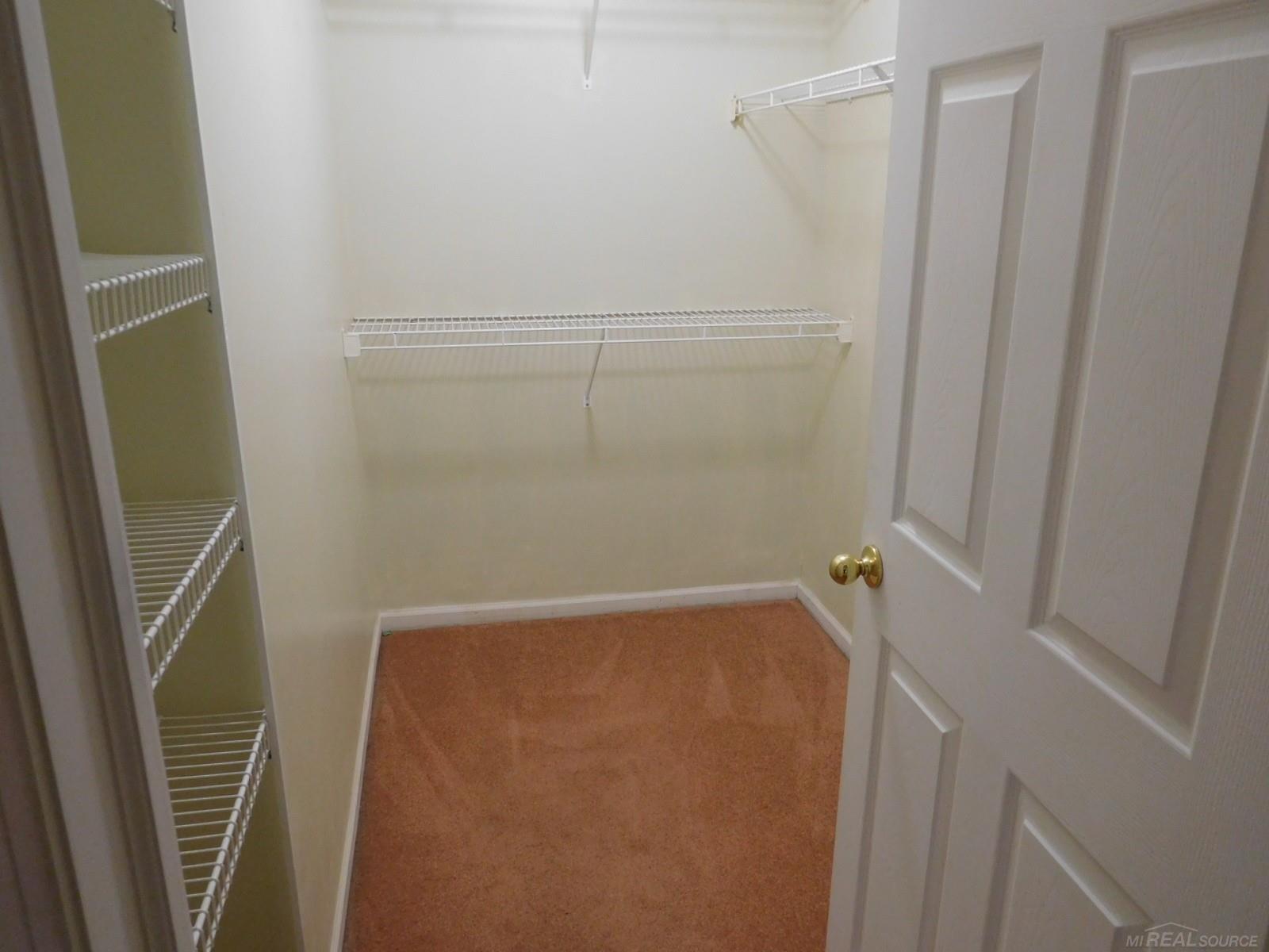 2000 TWIN SUN Circle