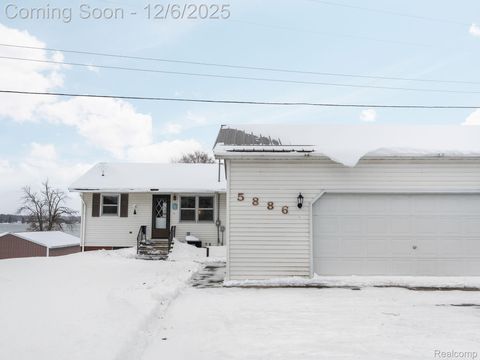 5886 S Green Avenue Fremont City MI 49412