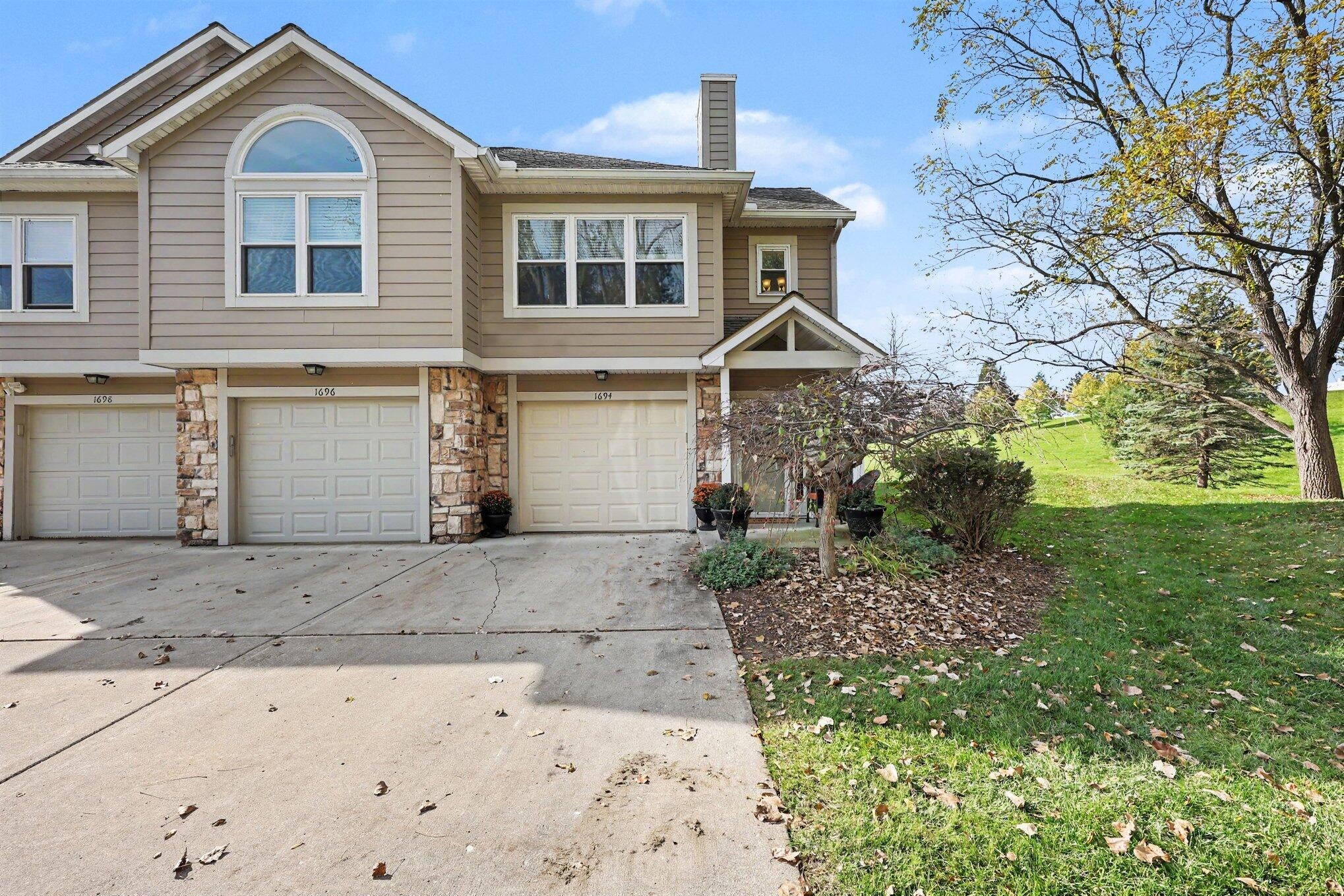 1694 Coburn Court 48