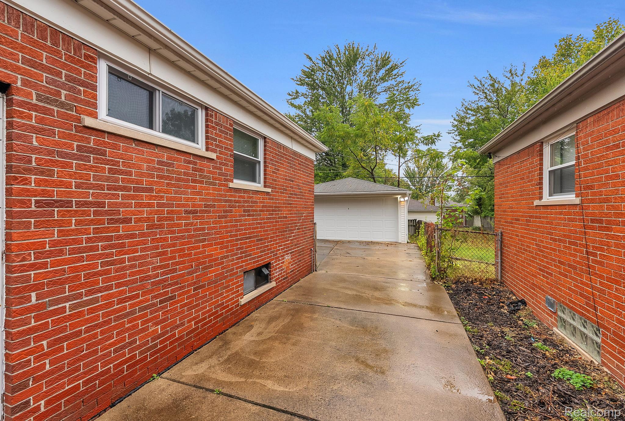 6159 N Highland Street