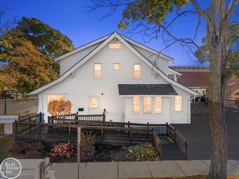 321 W University Drive Rochester City MI 48307