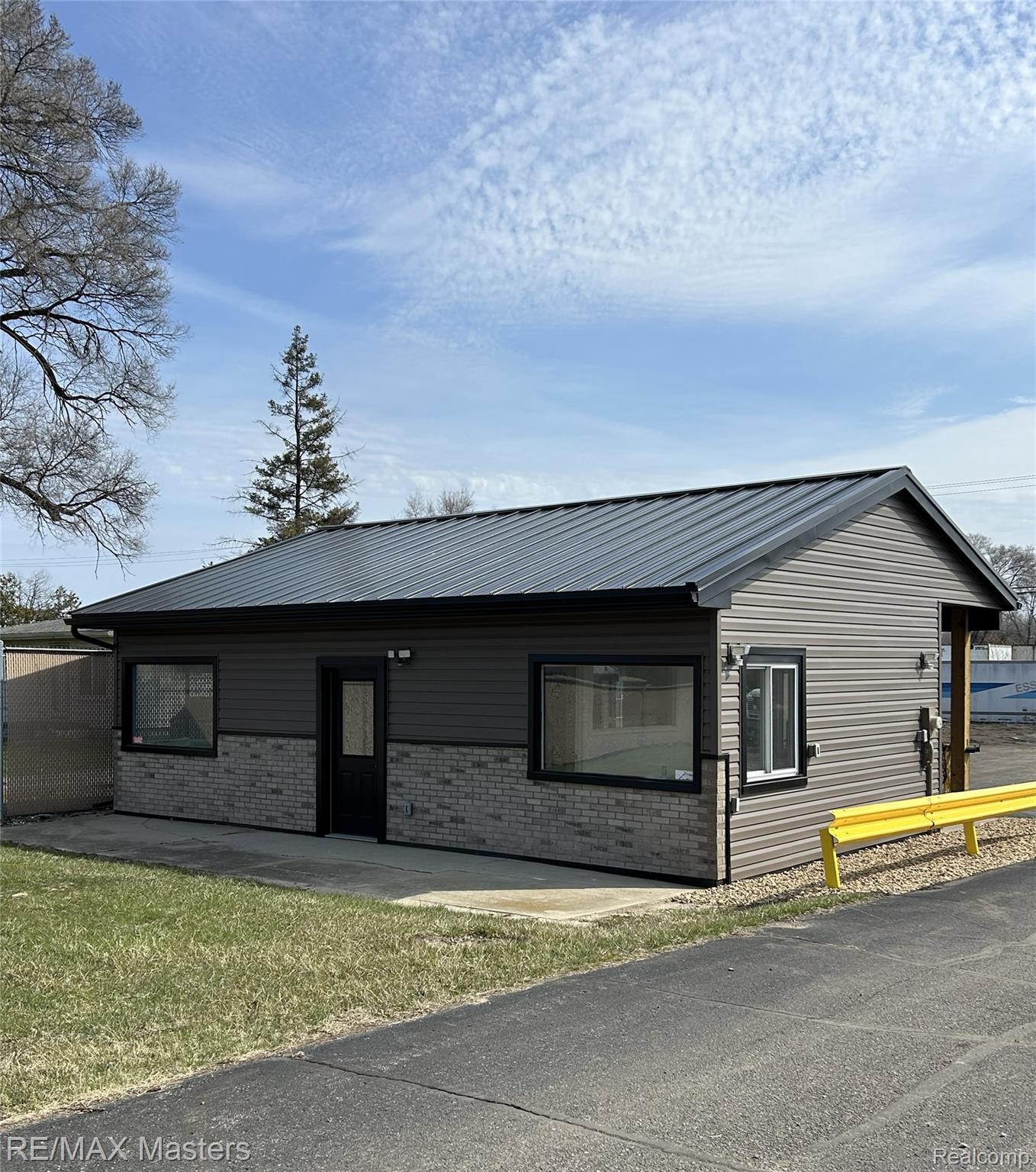 16313 Telegraph Rd.
