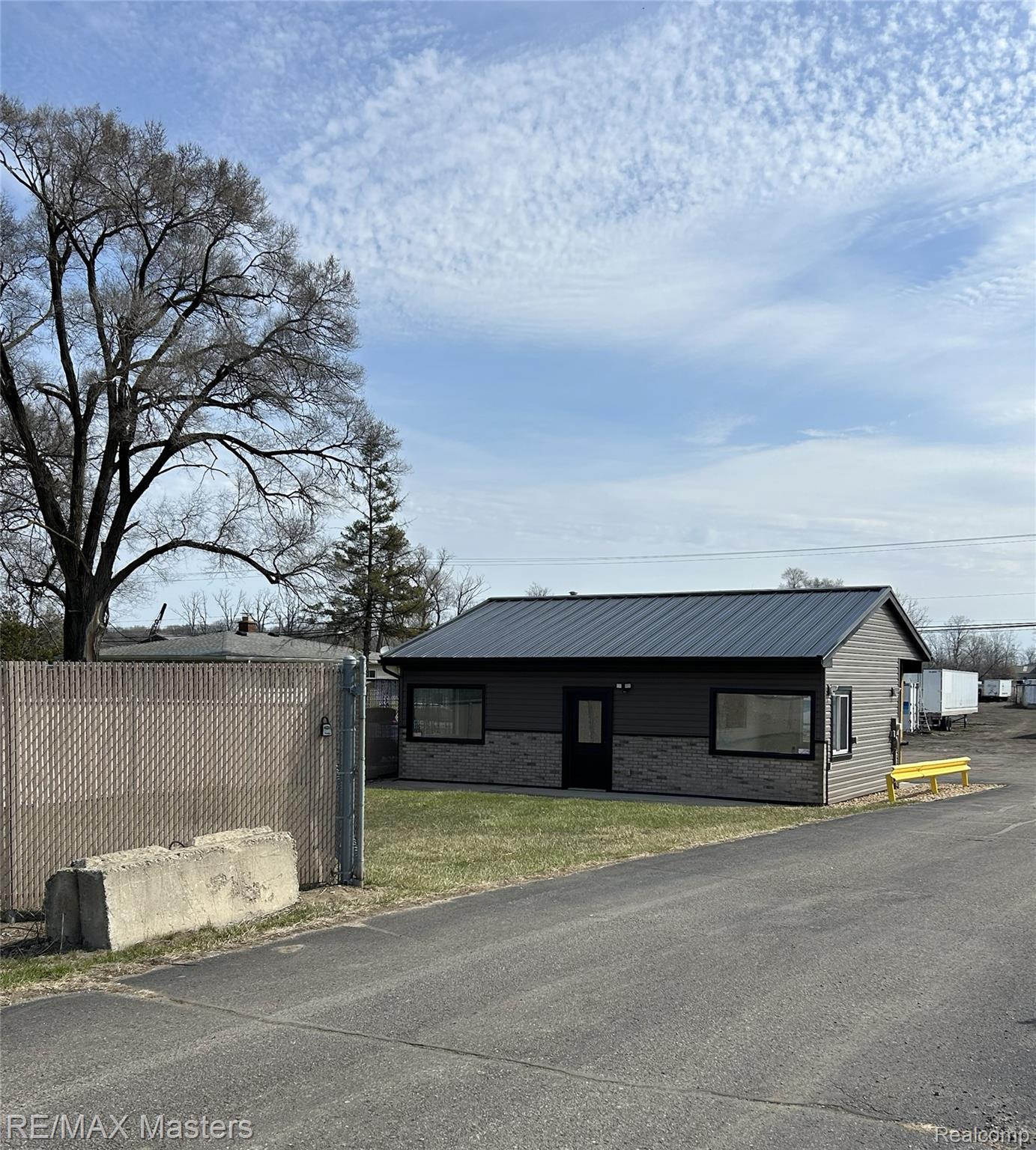 16313 Telegraph Rd.