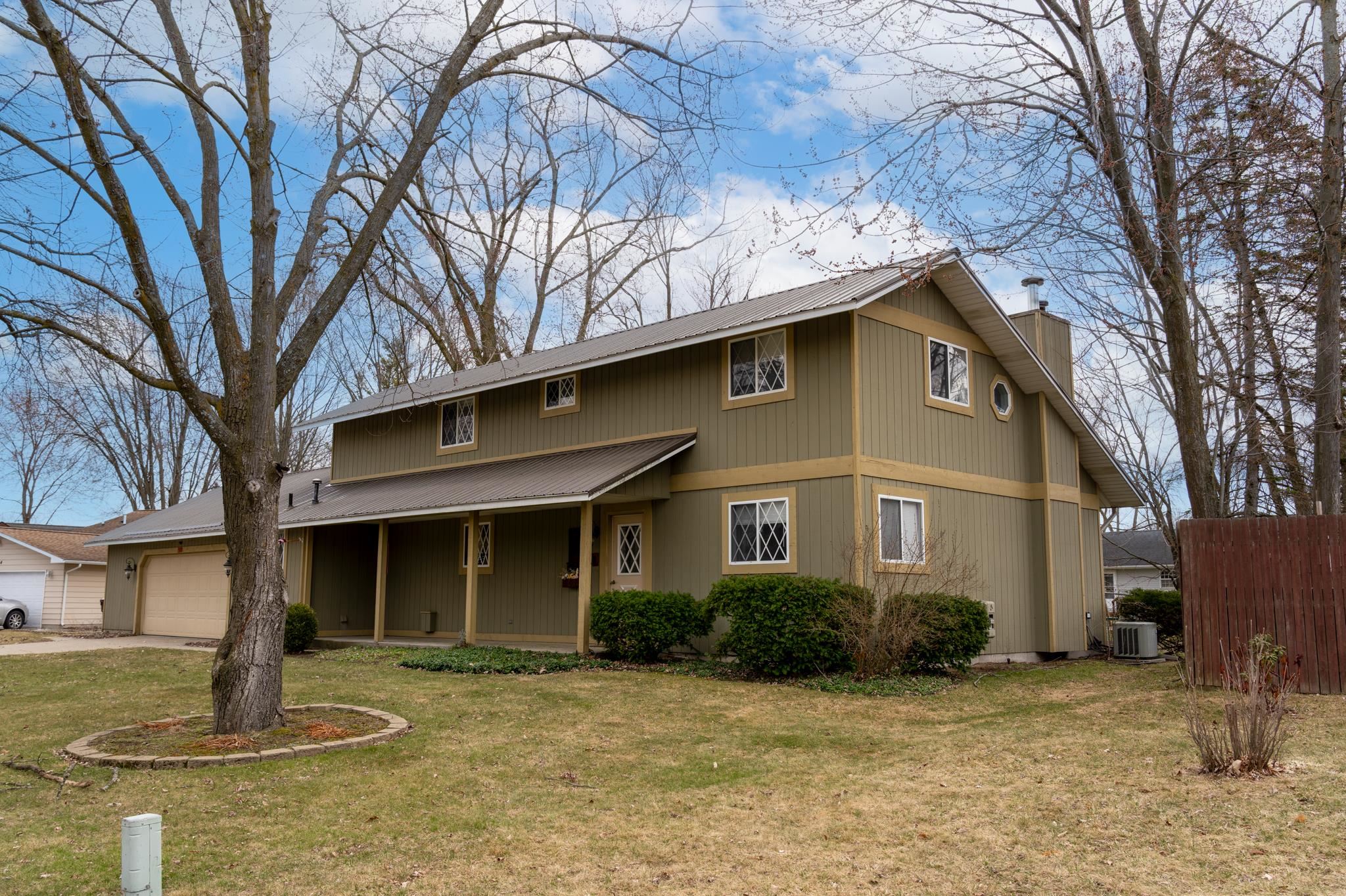 1410 E Bennett Avenue