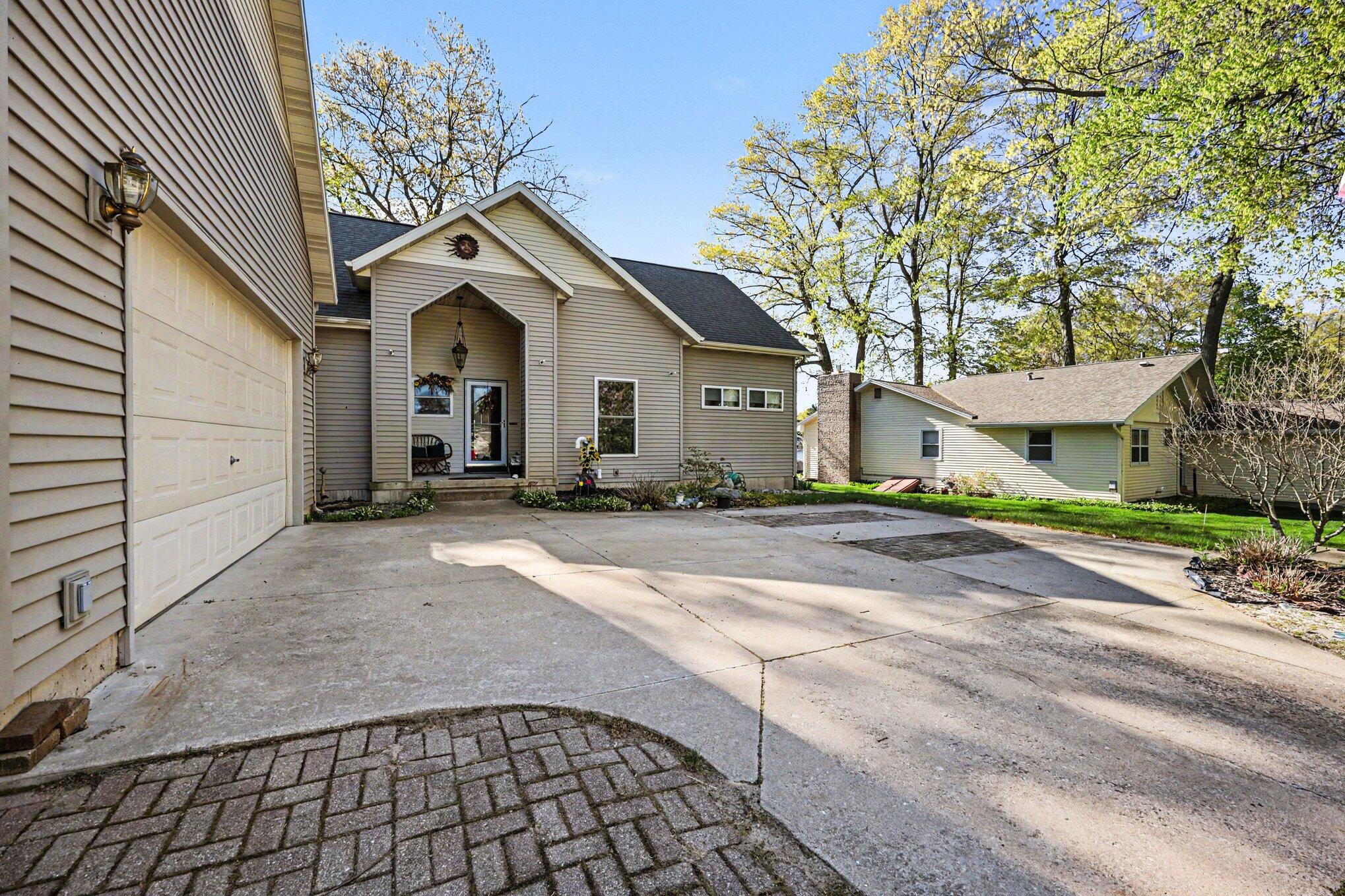 5550 Cozy Point Drive