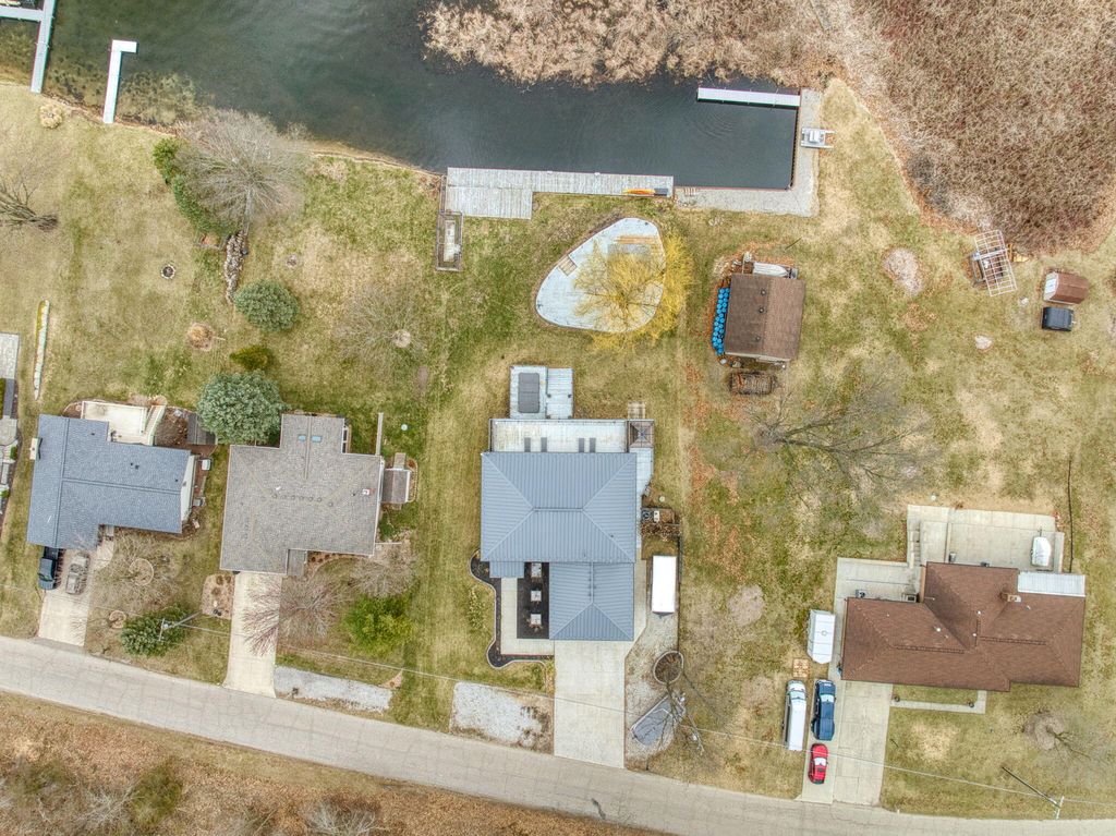 listing image 82