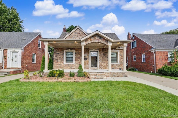 546 NIGHTINGALE ST, DEARBORN, MI 48128 - Image fdb418f3b2b884deef0d429991b7ea70/2373485820