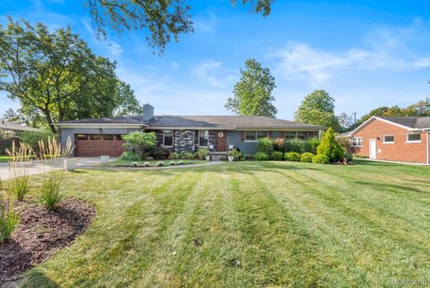 31700 Nixon Street Beverly Hills Village MI 48025