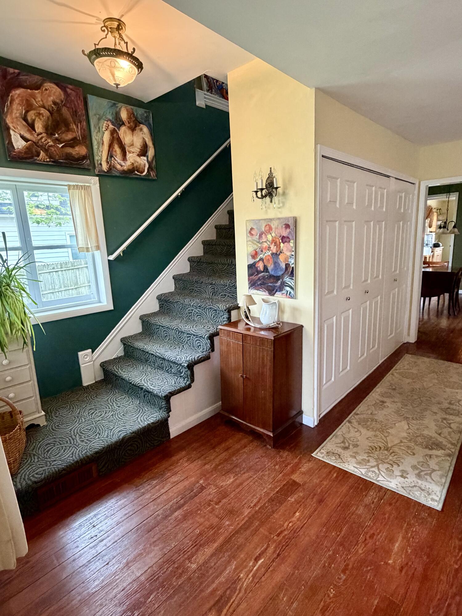 537 W Main Street